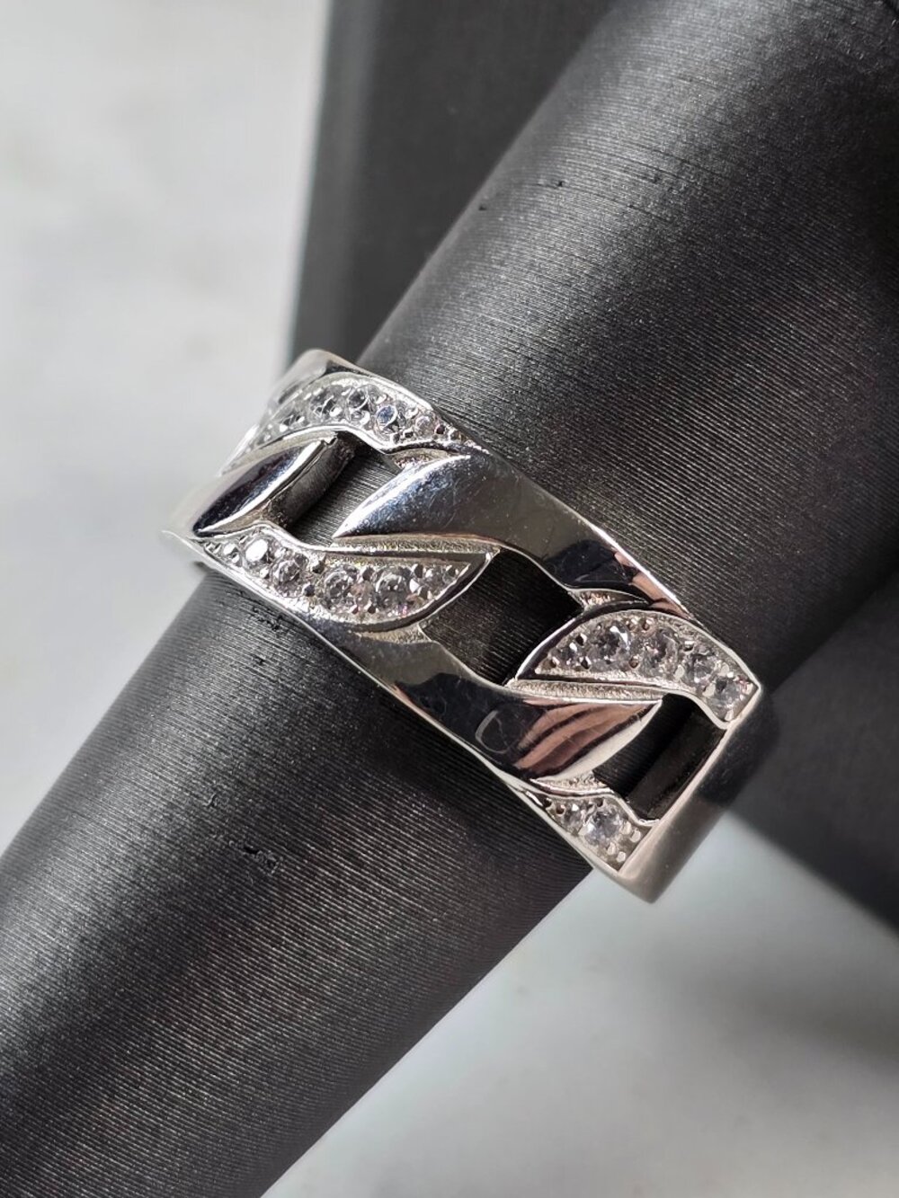 Mens Sterling Silver Modernist Cuban Link CZ Ring 8.1g E3008